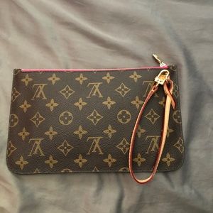 Louis Vuitton Neverfull MM Pouch Pivione